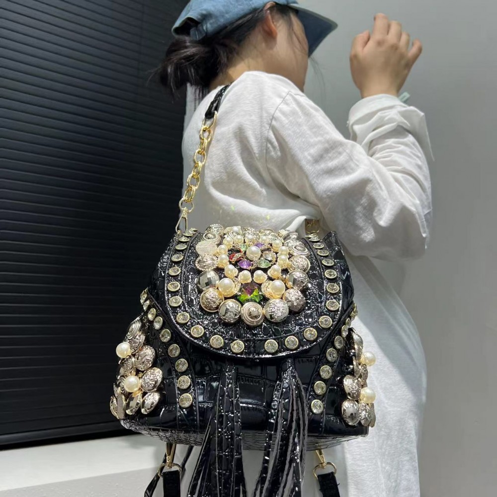 Women's Elegant Alligator-Print  Handbag/Purse - Detachable Strap & ic Closure, / with Bead Accent - Luxury Wedding, Party, Gala Accessory ( Light Beige)